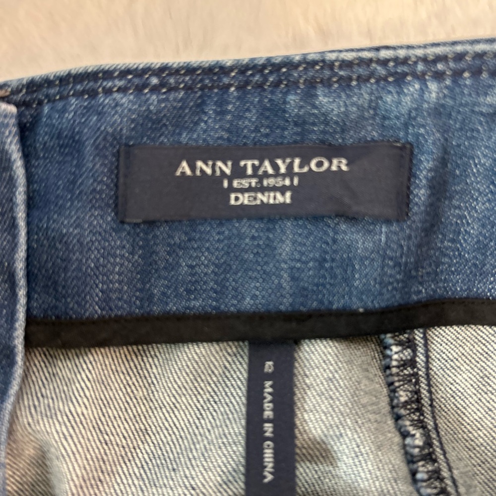 Ann Taylor Denim Pencil Skirt Women’s Size 12 Blue Stretch Midi Skirt - Picture 2 of 11